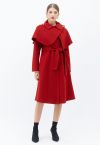 Cappotto lungo in misto lana con spalla a mantella in rosso