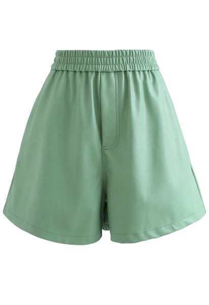Shorts in ecopelle testurizzata in verde
