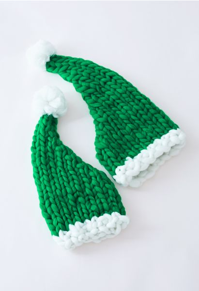 Cappello di Natale con pon pon intrecciato lavorato a mano in verde