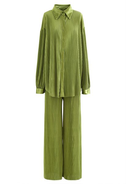Completo di camicia e pantaloni plissettati plissettati in verde muschio