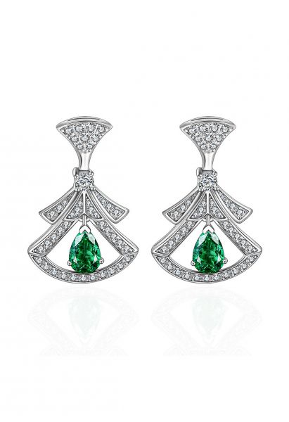 Orecchini con gemme di smeraldo a forma di ventaglio scavate