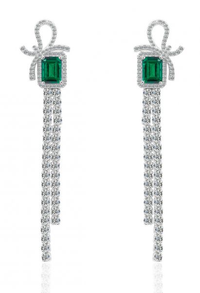 Orecchini pendenti con gemme di diamanti taglio smeraldo