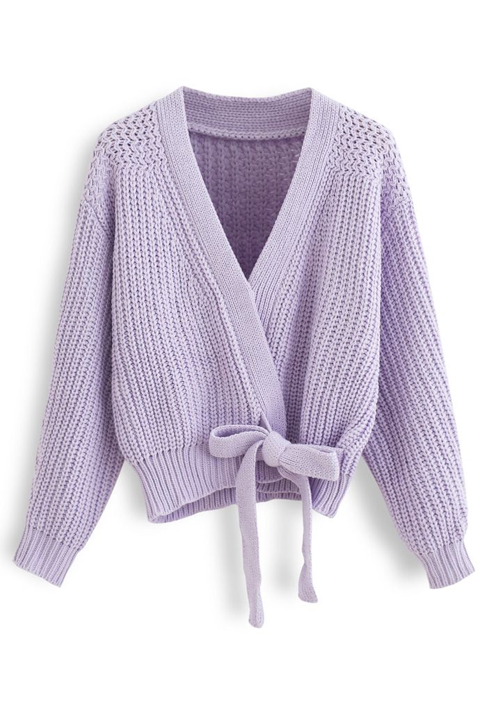 Avvolgere un maglione a maglia grossa con fiocco in lavanda