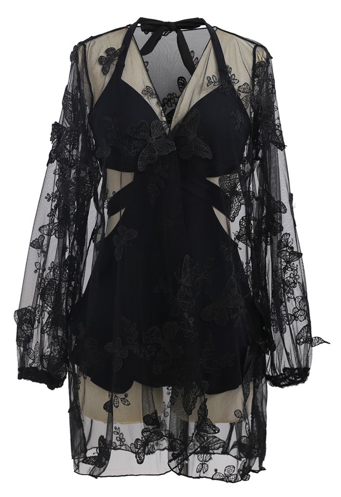 Costume da bagno a balze con allacciatura all'americana e kimono in rete in nero