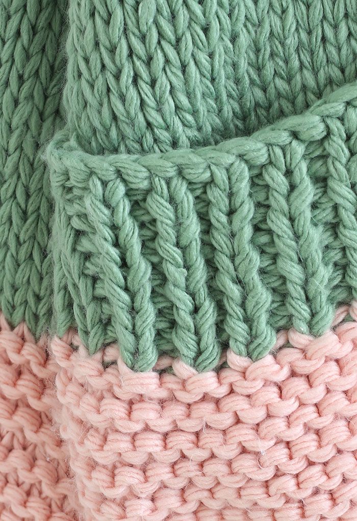 Cardigan pesante lavorato a maglia a blocchi di colore in verde