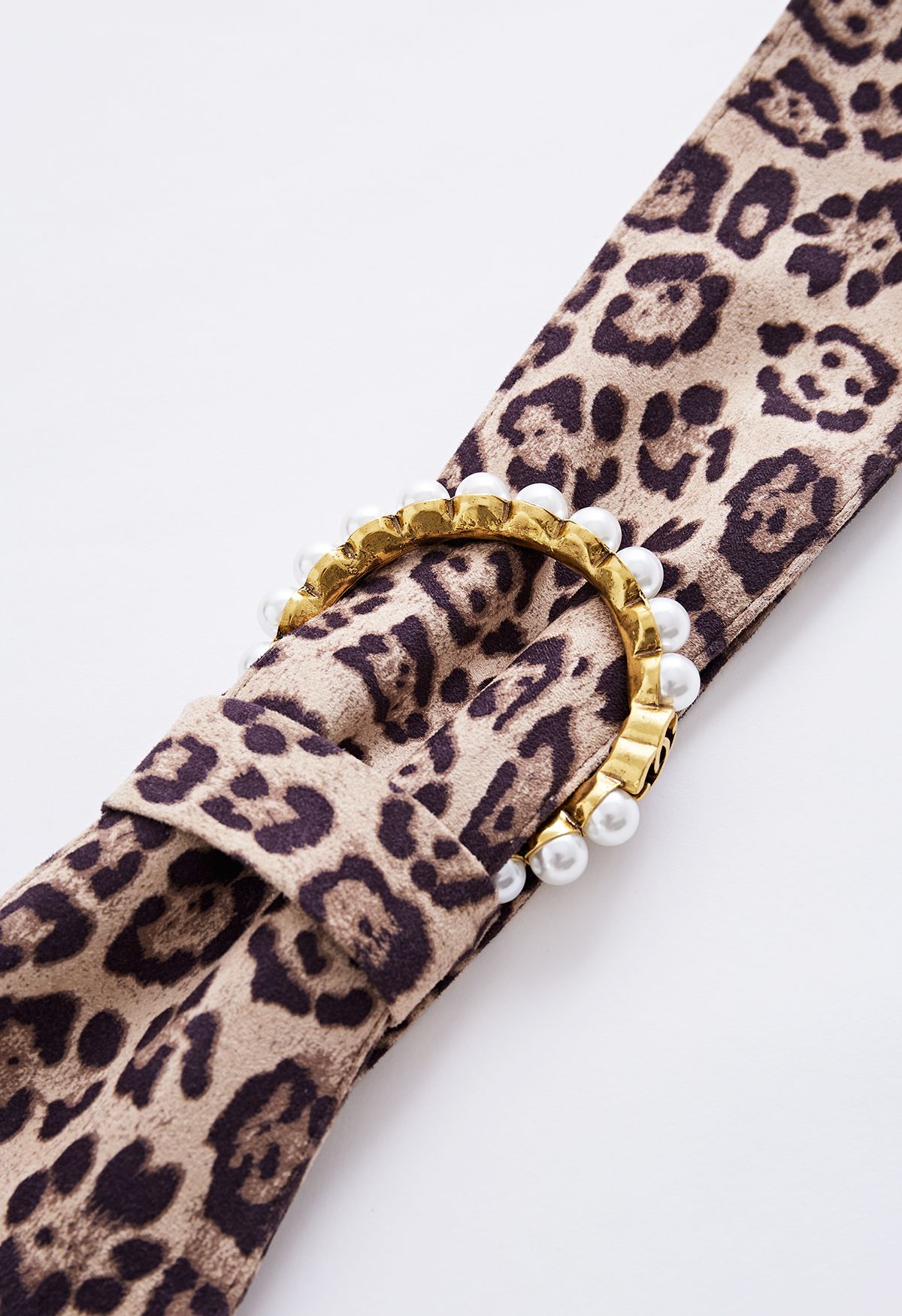 Cintura in velluto leopardato con O-ring con bordo di perle