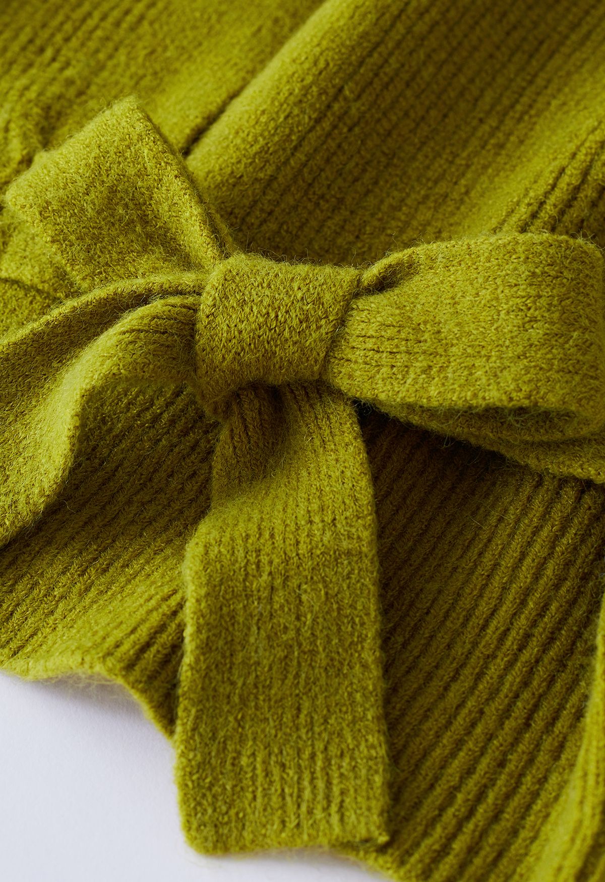 Top in maglia a portafoglio con fiocco da annodare in verde oliva