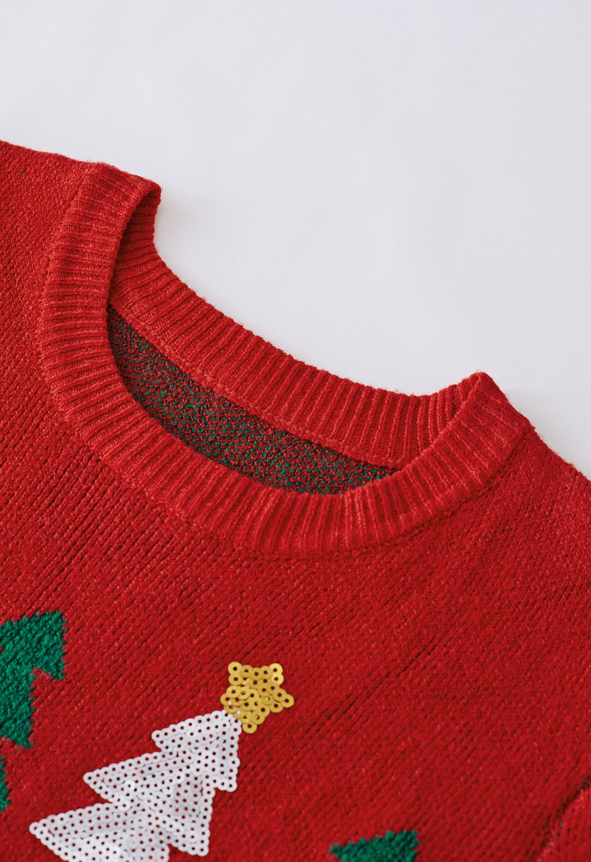 Maglione lavorato a maglia albero di Natale con paillettes in rosso