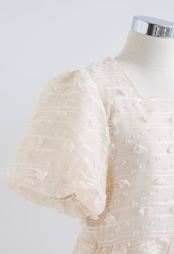 Mini abito 3D con rivestimento in rete di zucchero filato color crema
