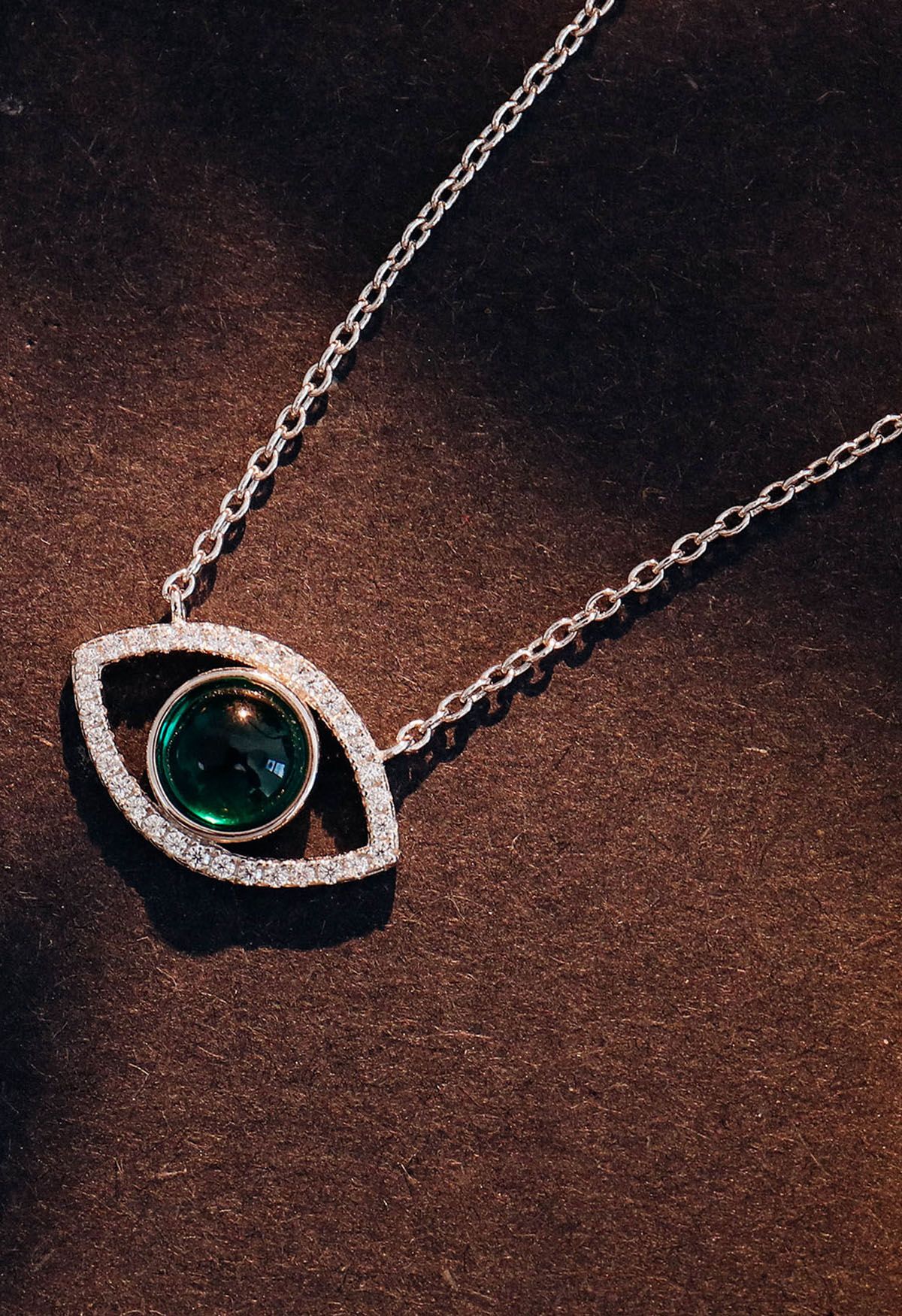 Collana con gemme di smeraldo a forma di marquise