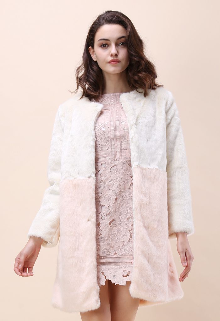Cappotto in pelliccia sintetica con allure a contrasto in rosa