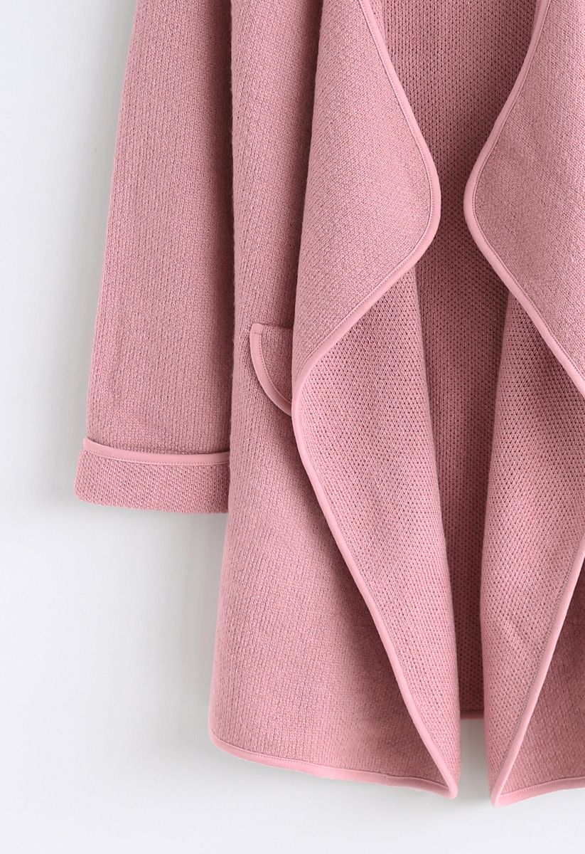Cappotto aperto appena lavorato a maglia in rosa